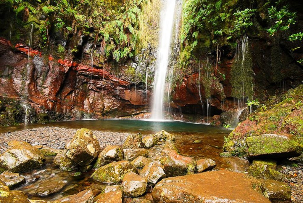 cascata das 25 fontes