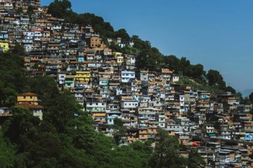 Favela 5x - Agora por Nós Mesmos (filme) - Dicionário de Favelas Marielle  Franco